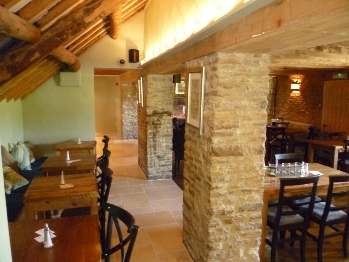 The Crown Of Crucis Country Inn And Hotel Cirencester Eksteriør billede