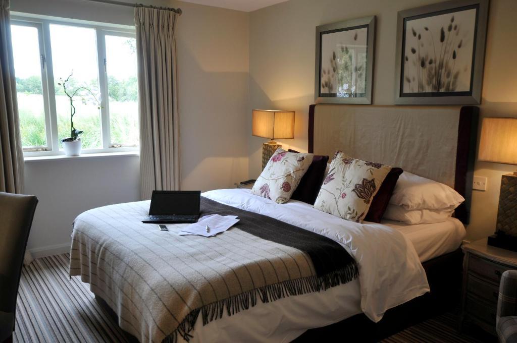 The Crown Of Crucis Country Inn And Hotel Cirencester Eksteriør billede