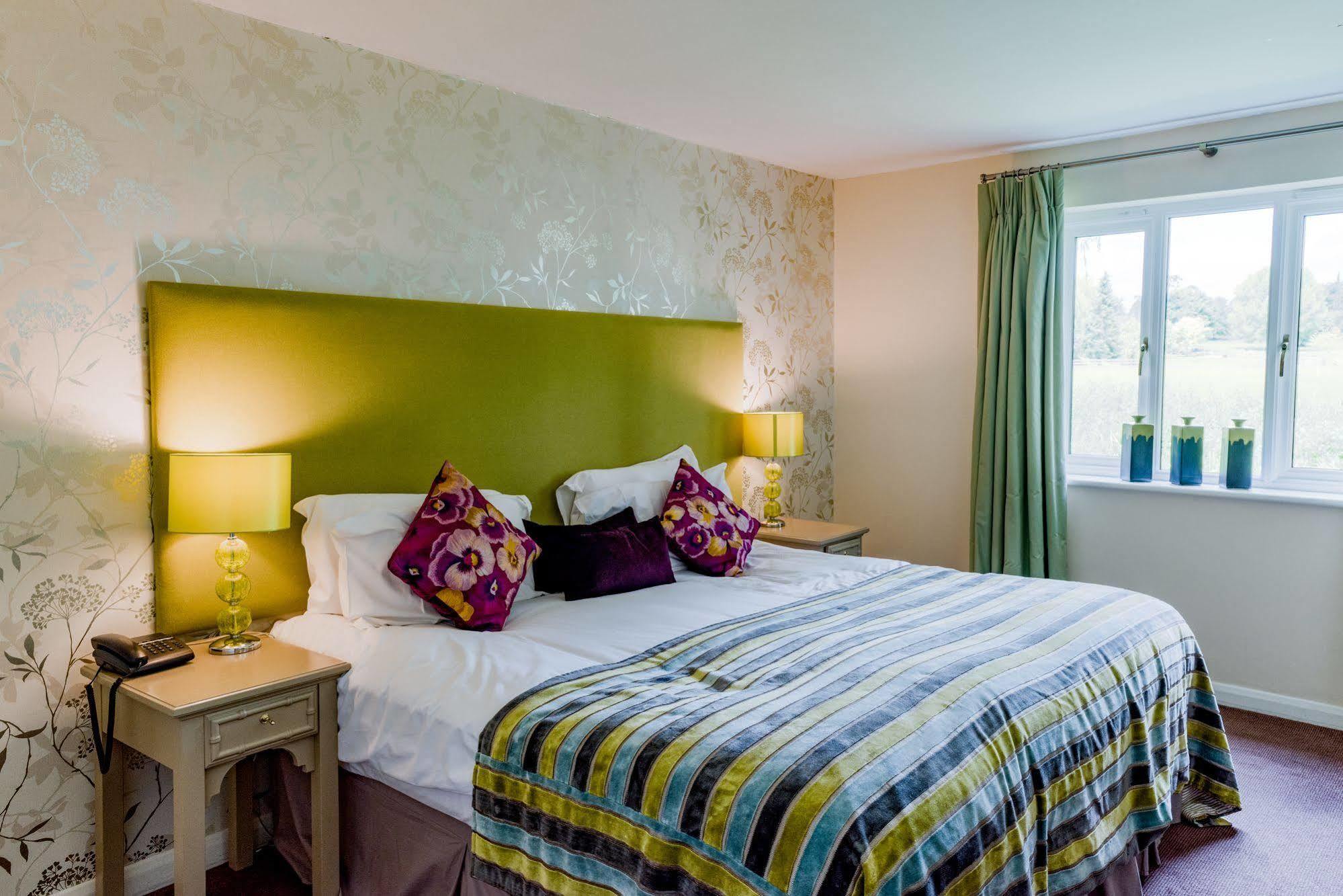The Crown Of Crucis Country Inn And Hotel Cirencester Eksteriør billede