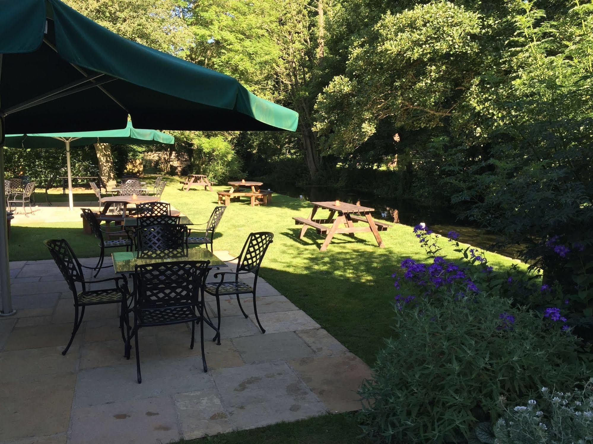 The Crown Of Crucis Country Inn And Hotel Cirencester Eksteriør billede